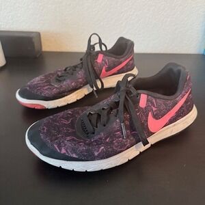 Nike Flex Experience RN 6 Women Running Shoes Black Pink Print Size 7.5